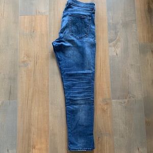 GAP size 29 girlfriend ankle crop jeans.